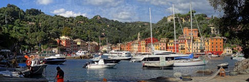 Флот кораблей в гавани Portofino стоковое фото rf Флот кораблей в гавани Portofino стоковое фото rf