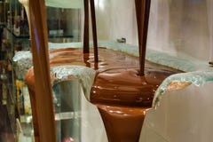 Фонтан шоколада конца-вверх на роскошном казино Bellagio и курорт в Лас-Вегас стоковая фотография Фонтан шоколада конца-вверх на роскошном казино Bellagio и курорт в Лас-Вегас стоковая фотография