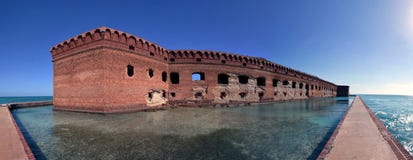 Форт Jefferson, сухой национальный парк Tortugas, ключи Флориды стоковые фото Форт Jefferson, сухой национальный парк Tortugas, ключи Флориды стоковые фото