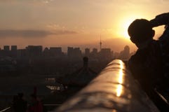 Фотограф на работе на открытом воздухе Город Пекина стоковые изображения Фотограф на работе на открытом воздухе Город Пекина стоковые изображения