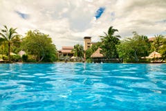 Хайнань, Китай - 29-ое июня 2018: Красивый вид бассейна в гостинице Kempinski на острове Хайнаня стоковые фото Хайнань, Китай - 29-ое июня 2018: Красивый вид бассейна в гостинице Kempinski на острове Хайнаня стоковые фото