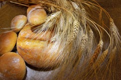 Хлеб bakersfield Завод хлебопекарни Продукция хлеба Свежий белый хлеб от печи стоковое изображение rf Хлеб bakersfield Завод хлебопекарни Продукция хлеба Свежий белый хлеб от печи стоковое изображение rf