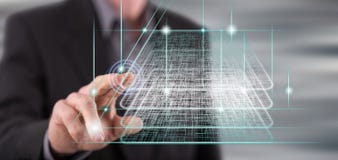 Человек касаясь концепции технологии blockchain стоковое фото rf Человек касаясь концепции технологии blockchain стоковое фото rf