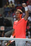 Чемпион Рафаэль Nadal грэнд слэм Испании празднует победу после того как его США раскрывают спичку 2017 круглую 4 стоковые фото Чемпион Рафаэль Nadal грэнд слэм Испании празднует победу после того как его США раскрывают спичку 2017 круглую 4 стоковые фото