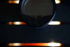 Черная круглая кнопка силы на черной деревянной предпосылке Backlight приведенный Геометрия круг внутри прямоугольника стоковое фото rf Черная круглая кнопка силы на черной деревянной предпосылке Backlight приведенный Геометрия круг внутри прямоугольника стоковое фото rf