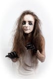 Шальная девушка с disheveled волосами, подбитыми глазами и венами концепция хеллоуина и дня умерших стоковое изображение Шальная девушка с disheveled волосами, подбитыми глазами и венами концепция хеллоуина и дня умерших стоковое изображение