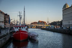 Шлюпки Nyhavn в гавани Копенгагена Дания стоковое изображение Шлюпки Nyhavn в гавани Копенгагена Дания стоковое изображение