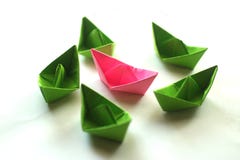Шлюпки origami Calorful бумажные стоковое фото Шлюпки origami Calorful бумажные стоковое фото