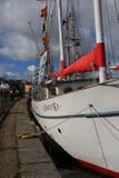Шхуна 2-masted русским Krasotka Взгляд от койки вдоль правобортовой стороны стоковые фото Шхуна 2-masted русским Krasotka Взгляд от койки вдоль правобортовой стороны стоковые фото