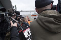 Элизабет май арестованный на более добросердечном месте протеста Моргана в Burnaby, ДО РОЖДЕСТВА ХРИСТОВА стоковые изображения rf Элизабет май арестованный на более добросердечном месте протеста Моргана в Burnaby, ДО РОЖДЕСТВА ХРИСТОВА стоковые изображения rf