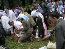 Языческая молитва Mari в священной роще 12-ого июля 2005 в Shorunzha, России Стоковое Изображение Языческая молитва Mari в священной роще 12-ого июля 2005 в Shorunzha, России Стоковое Изображение