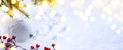 Яркое рождество; Предпосылка праздников с орнаментом Xmas стоковая фотография Яркое рождество; Предпосылка праздников с орнаментом Xmas стоковая фотография