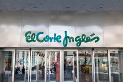 € « 03 de Madrid/d'Espagne 03 2019 : Centre commercial d'EL Corte Ingles ? Madrid photographie stock libre de droits € « 03 de Madrid/d'Espagne 03 2019 : Centre commercial d'EL Corte Ingles ? Madrid photographie stock libre de droits