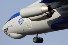 与新的PD-14引擎着陆的伊柳申IL-76LL 76529飞行的试验床在Zhukovsky - Ramenskoe机场 库存照片 与新的PD-14引擎着陆的伊柳申IL-76LL 76529飞行的试验床在Zhukovsky - Ramenskoe机场 库存照片