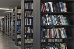 公立图书馆麦德林biblioteca pública piloto营业日2018年12月 免版税图库摄影 公立图书馆麦德林biblioteca pública piloto营业日2018年12月 免版税图库摄影