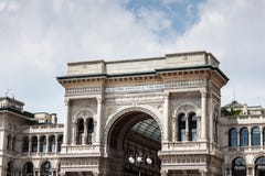 圆顶场所维托里奥Emanuele II商城外部看法 库存照片 圆顶场所维托里奥Emanuele II商城外部看法 库存照片