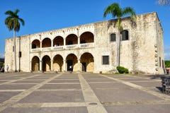 圣多明哥,多米尼加共和国 Alcazar de Colon (地亚哥哥伦布议院),西班牙正方形 免版税库存照片 圣多明哥,多米尼加共和国 Alcazar de Colon (地亚哥哥伦布议院),西班牙正方形 免版税库存照片
