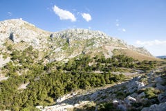 在Cap de Formentor -马略卡,西班牙-欧洲美丽的海岸的山蛇纹石 免版税库存图片 在Cap de Formentor -马略卡,西班牙-欧洲美丽的海岸的山蛇纹石 免版税库存图片