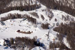 在谷罗莎Khutor的滑雪胜地 2014 2018场杯子比赛奥林匹克俄国索契冬天世界 免版税库存图片 在谷罗莎Khutor的滑雪胜地 2014 2018场杯子比赛奥林匹克俄国索契冬天世界 免版税库存图片