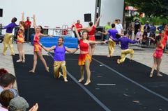 布鲁明屯市,美国- 2016年8月27日-伽玛发埃马戏acrob 库存照片 布鲁明屯市,美国- 2016年8月27日-伽玛发埃马戏acrob 库存照片