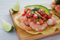 炸玉米粉圆饼de camaron Mexicanas,虾炸玉米粉圆饼,墨西哥食物在墨西哥,海鲜 免版税库存图片 炸玉米粉圆饼de camaron Mexicanas,虾炸玉米粉圆饼,墨西哥食物在墨西哥,海鲜 免版税库存图片