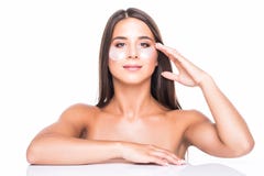 秀丽妇女画象有眼睛补丁的 妇女与面具的秀丽面孔在眼睛下 有自然构成和白色的美丽的女性 库存照片 秀丽妇女画象有眼睛补丁的 妇女与面具的秀丽面孔在眼睛下 有自然构成和白色的美丽的女性 库存照片