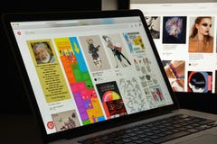 米兰,意大利- 2017年8月10日:Pinterest网站主页 可看见Pinterest的商标 免版税库存照片 米兰,意大利- 2017年8月10日:Pinterest网站主页 可看见Pinterest的商标 免版税库存照片