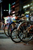 自行车在东京,日本 因为土地是相当平的,东京有许多自行车 许多日本人骑自行车作为运输 库存图片 自行车在东京,日本 因为土地是相当平的,东京有许多自行车 许多日本人骑自行车作为运输 库存图片