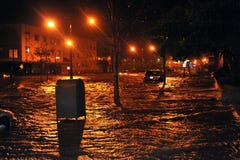 被充斥的汽车,造成由Hurricane桑迪 免版税库存图片 被充斥的汽车,造成由Hurricane桑迪 免版税库存图片