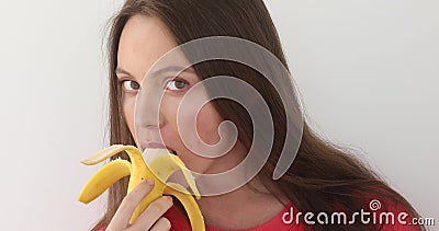 Симпатичная Женщина И Большой Банан