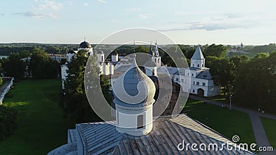 天空蔚蓝背景的正统白色教会e 宗教题材与正教和基督教相关股票视频 视频包括有基督教 概念 天空蔚蓝背景的正统白色教会e 宗教题材与正教和基督教相关股票视频 视频包括有基督教 概念