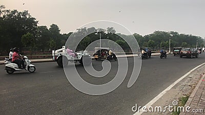 19年11月3日 当地人骑摩托车影视素材 视频包括有堡垒 开发 种族 占星术 生活方式 19年11月3日 当地人骑摩托车影视素材 视频包括有堡垒 开发 种族 占星术 生活方式