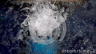 水面水飞溅产生泡沫影视素材 视频包括有 水面水飞溅产生泡沫影视素材 视频包括有