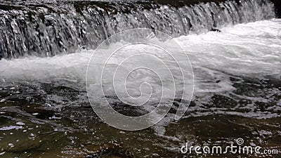 深夏山川大瀑布泡沫水瀑布影视素材 视频包括有原野 融解 岩石 自然 视图 黑暗 严格 深夏山川大瀑布泡沫水瀑布影视素材 视频包括有原野 融解 岩石 自然 视图 黑暗 严格