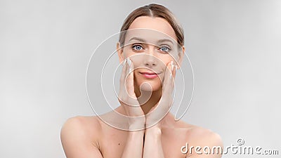 女性裸妆艳照4k Red相机的特写镜头股票视频 视频包括有典雅 爱好健美者 查找 敬慕