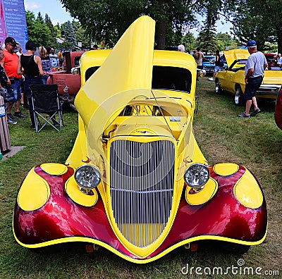 1933-34 Ford coupe hot rod with custom painted flames, Editorial Stock Photo