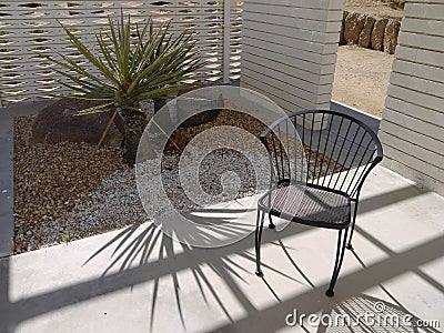 1950s Modernist garden: chair Stock Photo