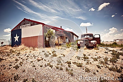 Abandoned restaraunt on route 66 road in USA Stock Photo