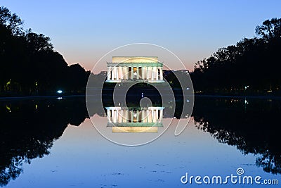 Abraham Lincoln Memorial and and reflection over the pool at night - Washington DC, USA Stock Photo