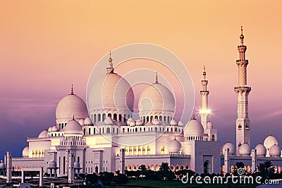 Abu Dhabi Sheikh Zayed Mosque at sunset Stock Photo