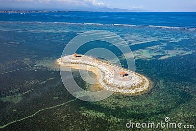 Aerial view of an offshore gazebo sheltered by a large, fringing tropical coral reef Stock Photo