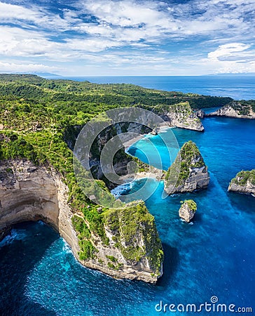 Aerial view at sea and rocks. Turquoise water background from top view. Summer seascape from air. Atuh beach, Nusa Penida, Bali, I Stock Photo