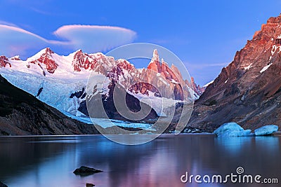 Afterglow at Mount Fitz Roy in Los Glaciares, Patagonia Stock Photo