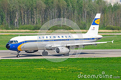 Airbus a321 Lufthansa airlines, airport Pulkovo, Russia Saint-Petersburg May 2014 Editorial Stock Photo