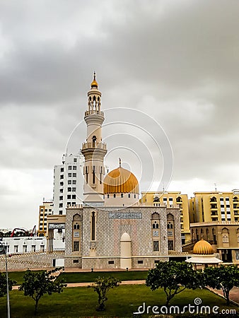 Al Khuwair Zawawi Mosque right view in front of Muscat main road Stock Photo