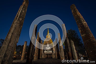 The ancient Buddhist temple of Wat Sa Si in evening twilight. H Stock Photo