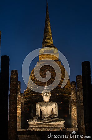 The ancient Buddhist temple of Wat Sa Si in evening twilight. H Stock Photo