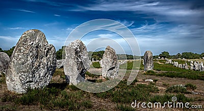 Ancient Stone Field Alignements De Menhir Carnac With Neolithic Megaliths In Brittany, France Stock Photo