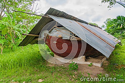 Ancient wreck boat on the rural area of Bangkok Stock Photo