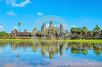 Angkor Wat temple across lake, Siem Reap, Cambodia Stock Photo